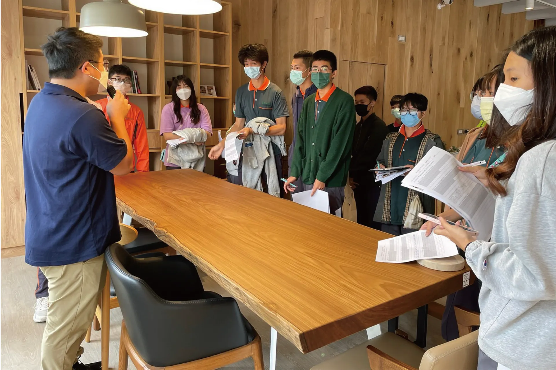 製材所本社-興大附農學生參訪